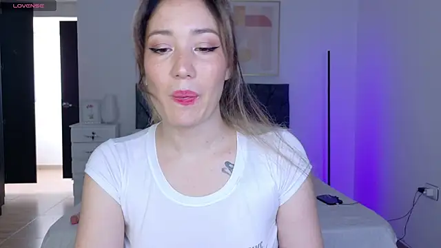 Snapshot of Eliih_01 chatting on 09-17-25, 05:47 Eliih 01 online show from 09-17-25, 05:47