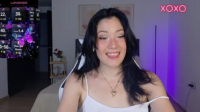 Snapshot of Eliih_01 chatting on 10-19-25, 02:56 Eliih 01 online show from 10-19-25, 02:56