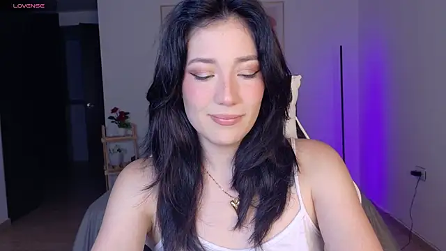 Snapshot of Eliih_01 chatting on 10-23-25, 03:39 Eliih 01 online show from 10-23-25, 03:39