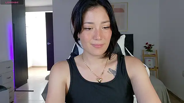 Snapshot of Eliih_01 chatting on 11-04-25, 03:55 Eliih 01 online show from 11-04-25, 03:55