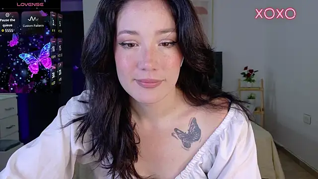 Snapshot of Eliih_01 chatting on 11-14-25, 02:54 Eliih 01 online show from 11-14-25, 02:54