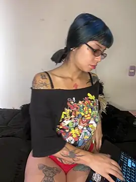 Snapshot of ZoeRaven_Pink chatting on 09-29-25, 04:56 ZoeRaven Pink online show from 09-29-25, 04:56