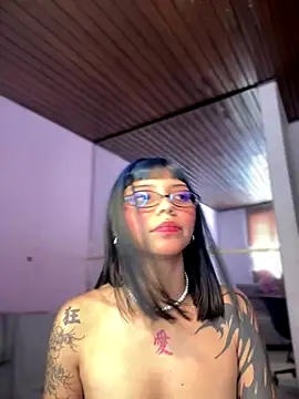 Snapshot of ZoeRaven_Pink chatting on 10-17-25, 05:48 ZoeRaven Pink online show from 10-17-25, 05:48