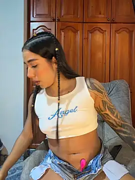 KaditaNavarro online show from 04-21-26, 12:34