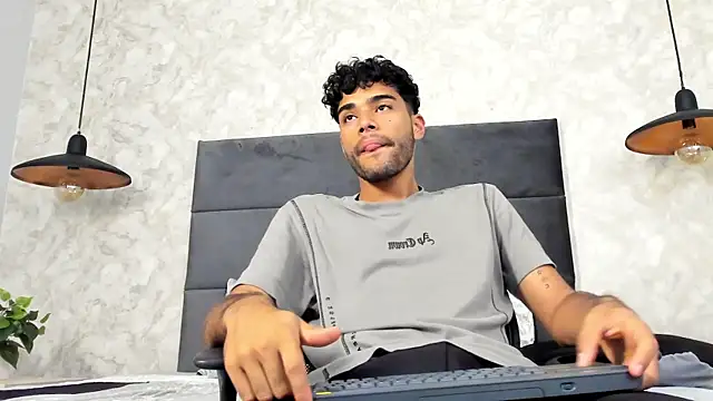 RaphaelDufort online show from 10-15-25, 12:00