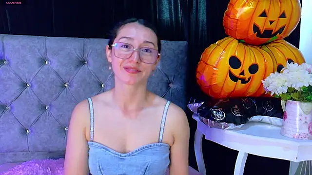 Snapshot of Ginevra_esposito chatting on 10-28-25, 12:52 Ginevra esposito online show from 10-28-25, 12:52