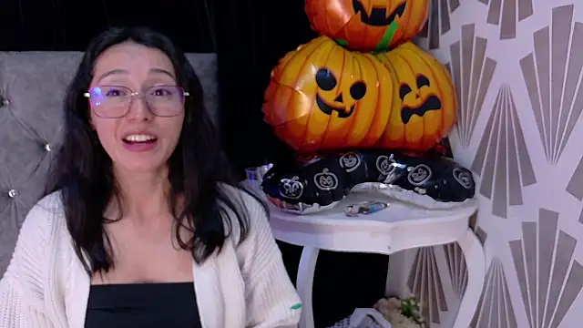 Snapshot of Ginevra_esposito chatting on 10-31-25, 01:06 Ginevra esposito online show from 10-31-25, 01:06