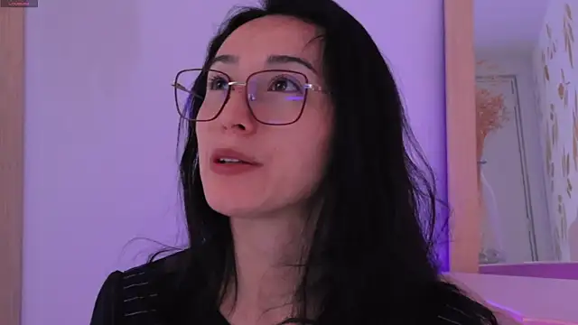 Snapshot of Ginevra_esposito chatting on 11-19-25, 01:11 Ginevra esposito online show from 11-19-25, 01:11