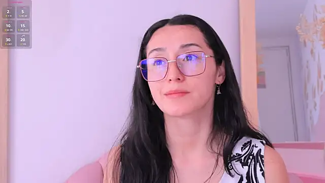 Snapshot of Ginevra_esposito chatting on 11-29-25, 12:30 Ginevra esposito online show from 11-29-25, 12:30