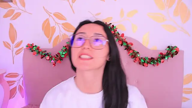 Snapshot of Ginevra_esposito chatting on 12-15-25, 12:42 Ginevra esposito online show from 12-15-25, 12:42