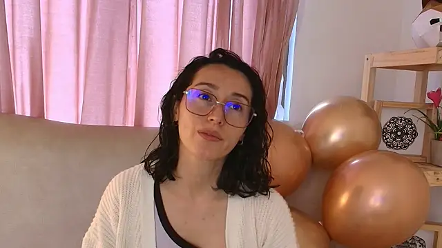 Ginevra esposito online show from 04-21-26, 12:44