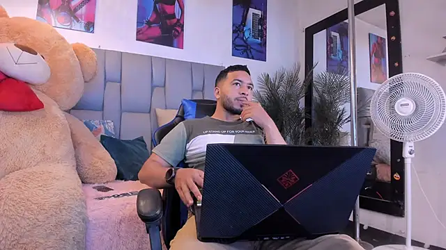 Snapshot of Edahi1386 chatting on 09-13-25, 11:26 Edahi1386 online show from 09-13-25, 11:26