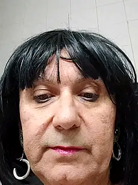 Emily de Carla online show from 11-18-25, 04:00