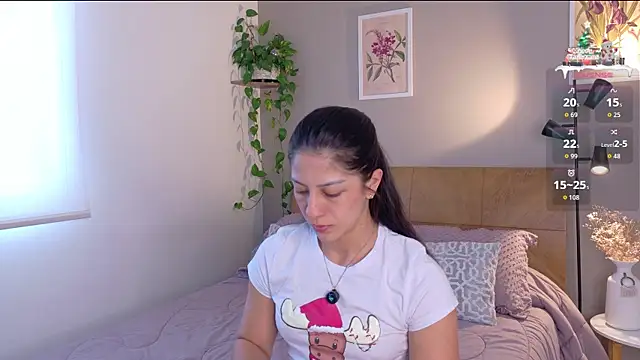 Snapshot of sarah_rayy chatting on 12-15-25, 09:08 sarah rayy online show from 12-15-25, 09:08