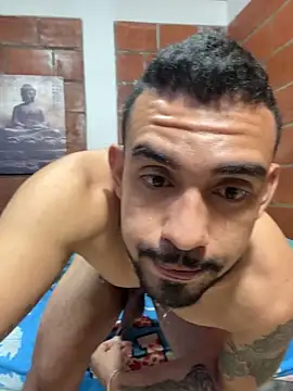 Snapshot of Luck_Andrew chatting on 03-11-26, 04:02 Luck Andrew online show from 03-11-26, 04:02