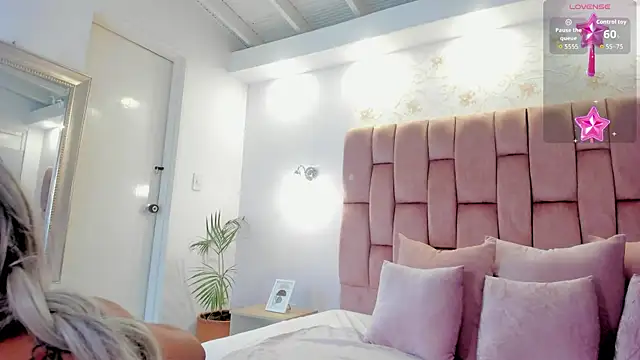 aishathornee online show from 09-24-25, 09:51