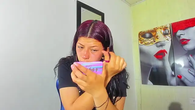 Snapshot of Raven_Rouge_ chatting on 11-20-25, 04:45 Raven Rouge online show from 11-20-25, 04:45