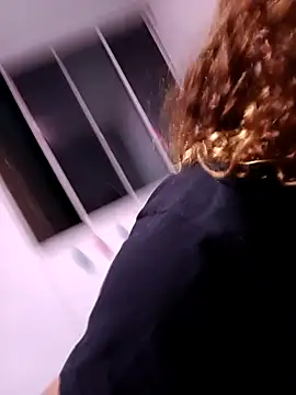 Snapshot of Vikyvoyeur chatting on 09-15-25, 04:01 Vikyvoyeur online show from 09-15-25, 04:01