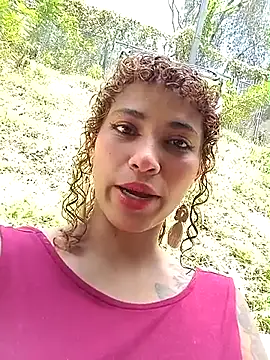 Snapshot of Vikyvoyeur chatting on 10-02-25, 04:58 Vikyvoyeur online show from 10-02-25, 04:58