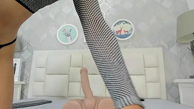 naia cox online show from 10-11-25, 03:50