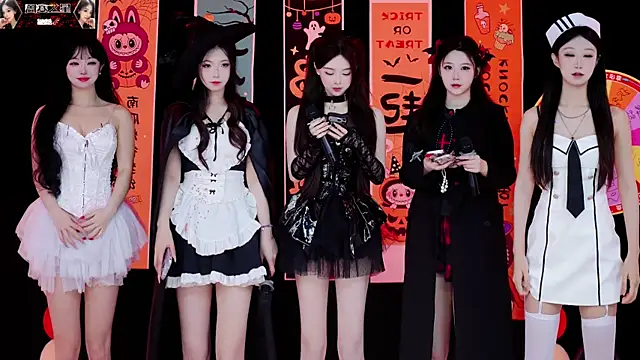 Snapshot of 1X-one chatting on 10-31-25, 04:13 1X-one online show from 10-31-25, 04:13