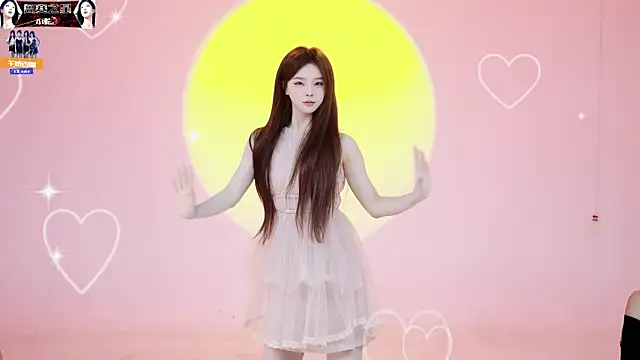 Snapshot of 1X-one chatting on 11-08-25, 04:12 1X-one online show from 11-08-25, 04:12