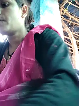 Hot-ilaiy online show from 10-31-25, 08:59