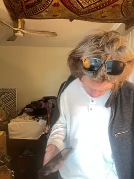 XanderOzzz online show from 04-20-26, 05:37