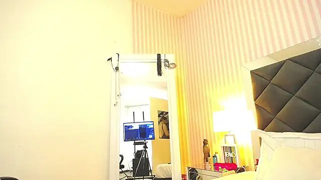 ViictoriaJones  online show from 11-26-25, 02:07