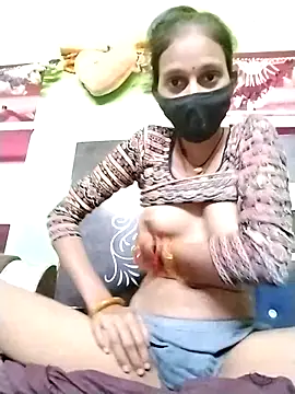Snapshot of Punam_ji chatting on 06-15-26, 11:23 Punam ji online show from 06-15-26, 11:23