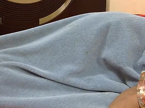 smallcuute online show from 11-17-25, 11:21