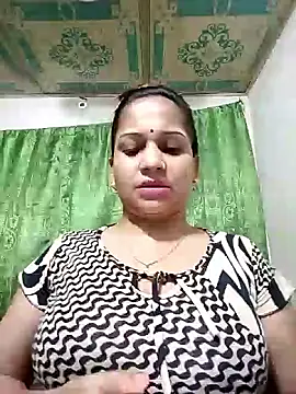 Snapshot of Payel_50 chatting on 06-10-26, 08:52 Payel 50 online show from 06-10-26, 08:52