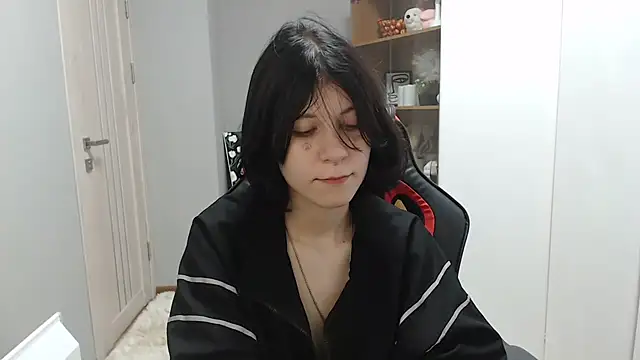 Snapshot of TinaQuiin chatting on 09-24-25, 08:06 TinaQuiin online show from 09-24-25, 08:06