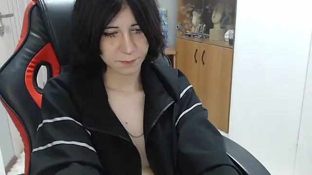 Snapshot of TinaQuiin chatting on 09-27-25, 08:08 TinaQuiin online show from 09-27-25, 08:08