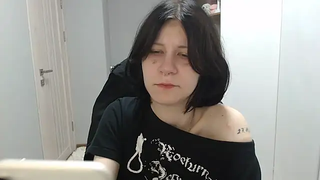 Snapshot of TinaQuiin chatting on 10-05-25, 08:01 TinaQuiin online show from 10-05-25, 08:01