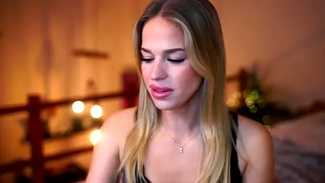 Emilyvanroessel online show from 10-30-25, 07:03