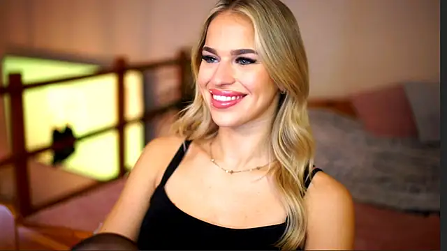 Snapshot of Emilyvanroessel chatting on 05-02-26, 08:08 Emilyvanroessel online show from 05-02-26, 08:08