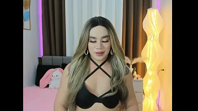 Snapshot of Malia_Nicole chatting on 10-16-25, 04:30 Malia Nicole online show from 10-16-25, 04:30