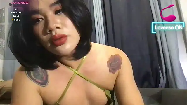 Malia Nicole online show from 05-27-26, 08:17