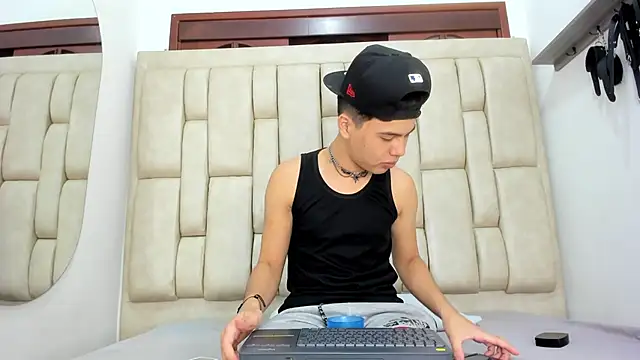 Felipe Cold online show from 11-20-25, 02:45