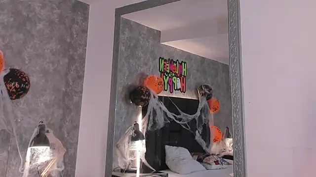 Snapshot of crystaldarliing chatting on 10-29-25, 03:25 crystaldarliing online show from 10-29-25, 03:25