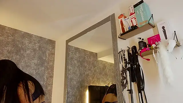 crystaldarliing online show from 04-24-26, 05:37