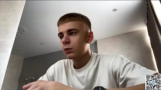 Snapshot of echowraith chatting on 09-20-25, 07:31 echowraith online show from 09-20-25, 07:31