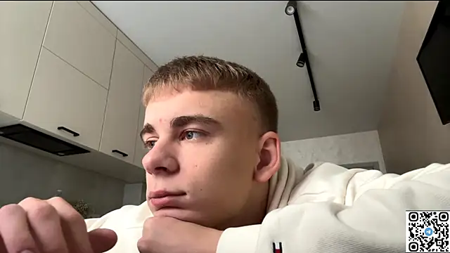 Snapshot of echowraith chatting on 10-08-25, 06:11 echowraith online show from 10-08-25, 06:11