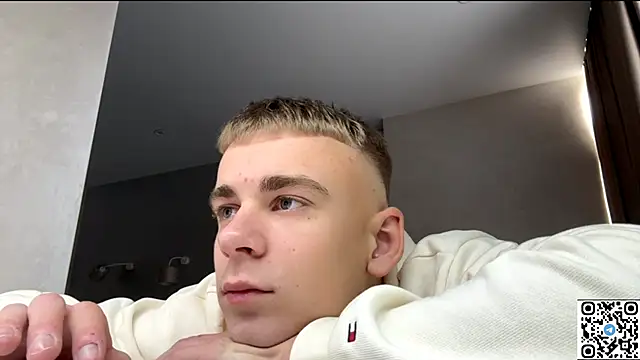 Snapshot of echowraith chatting on 10-11-25, 07:29 echowraith online show from 10-11-25, 07:29