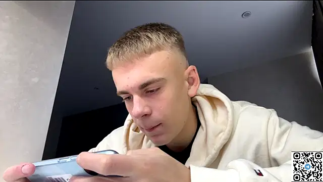 Snapshot of echowraith chatting on 10-12-25, 06:23 echowraith online show from 10-12-25, 06:23