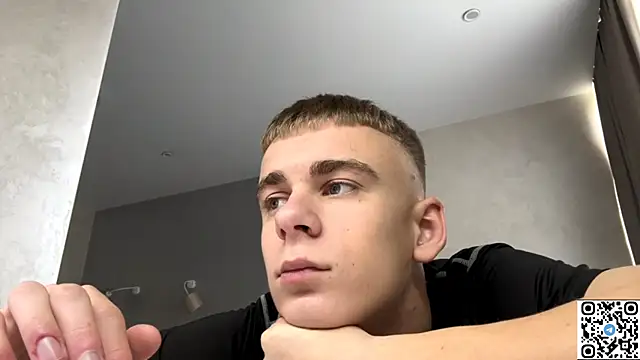 Snapshot of echowraith chatting on 10-17-25, 10:18 echowraith online show from 10-17-25, 10:18