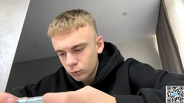 Snapshot of echowraith chatting on 10-24-25, 09:17 echowraith online show from 10-24-25, 09:17