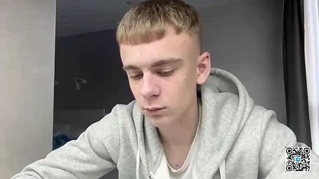 Snapshot of echowraith chatting on 12-14-25, 09:14 echowraith online show from 12-14-25, 09:14