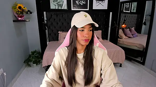 Snapshot of kitty_collins_ chatting on 09-25-25, 10:52 kitty collins online show from 09-25-25, 10:52